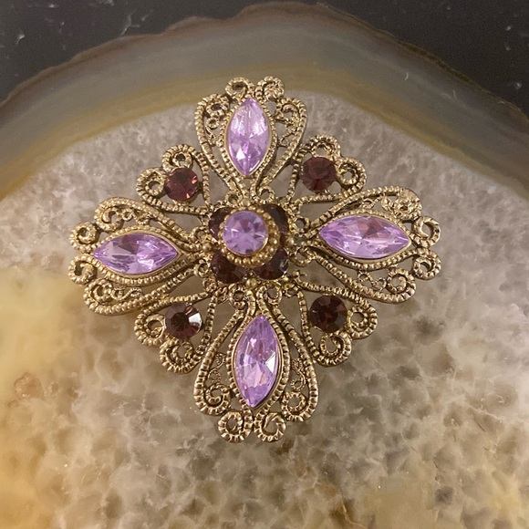 American Vintage Jewelry - Xxsoldxx Silver tone Filigree brooch with faux purple & burgundy rhinestone
